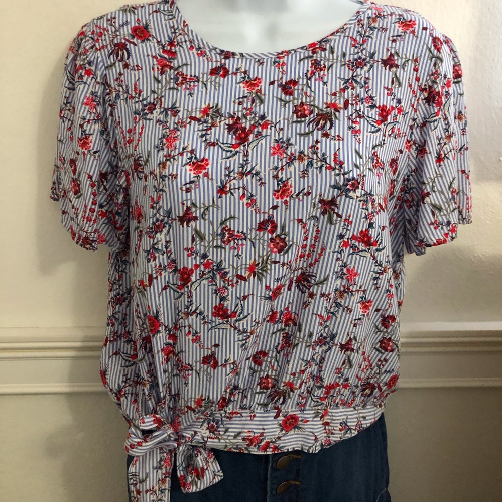 One Clothing Floral Blouse 💐